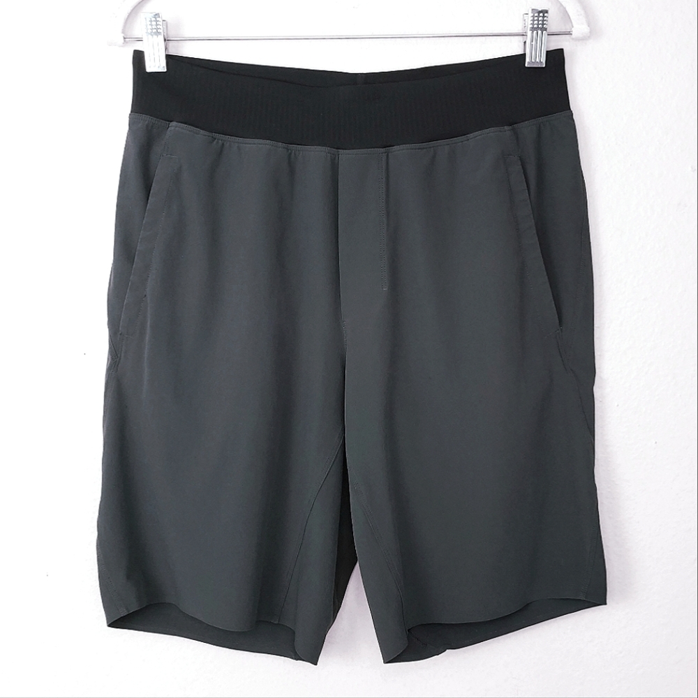 LULULEMON Men's Athletic Shorts 9" SMALL Gray Black